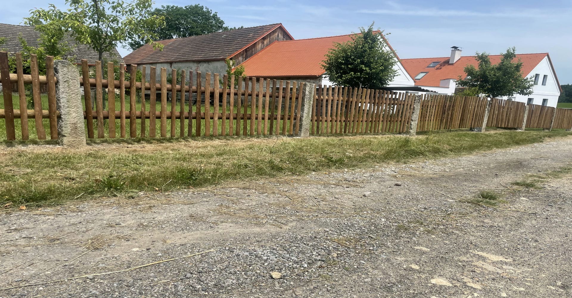 Obrázek 2 / Dřevěné ploty - strojně loupané   - realizace Plavsko 075-2023